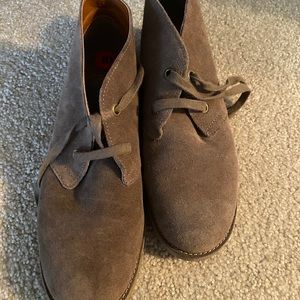 Chukka boots